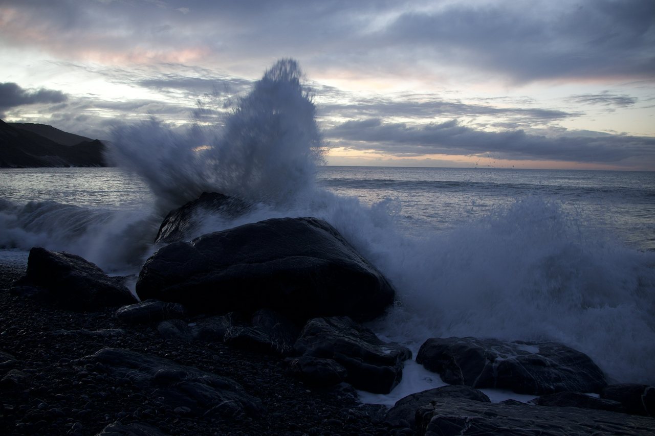 Breaker II. The next wave, a moment later.